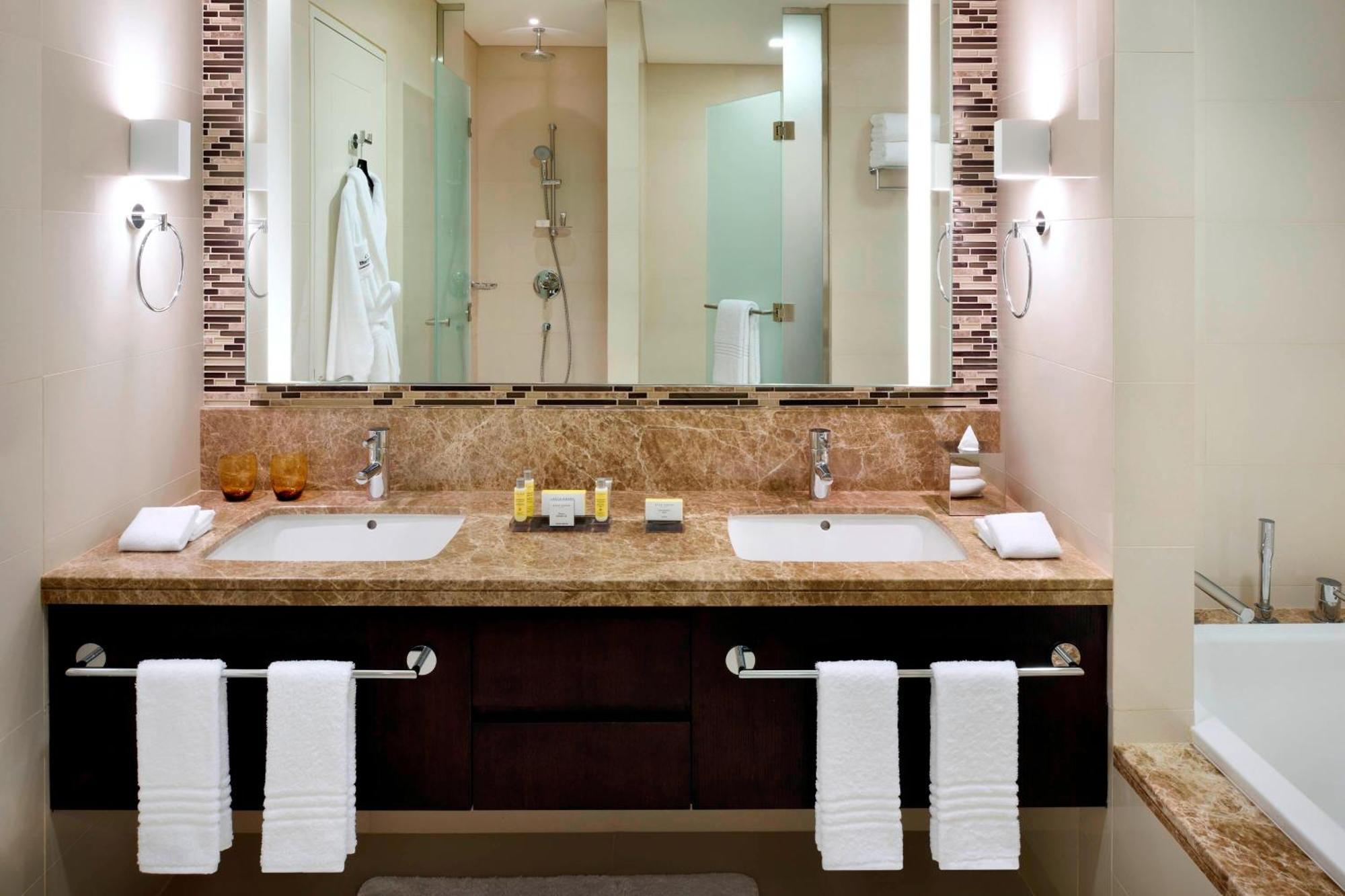 แมริออท เอ็กเซ็คคิวทีฟ อพาร์ตเมนต์ ดาวน์ทาวน์ อาบูดาบี Hotel ภายนอก รูปภาพ