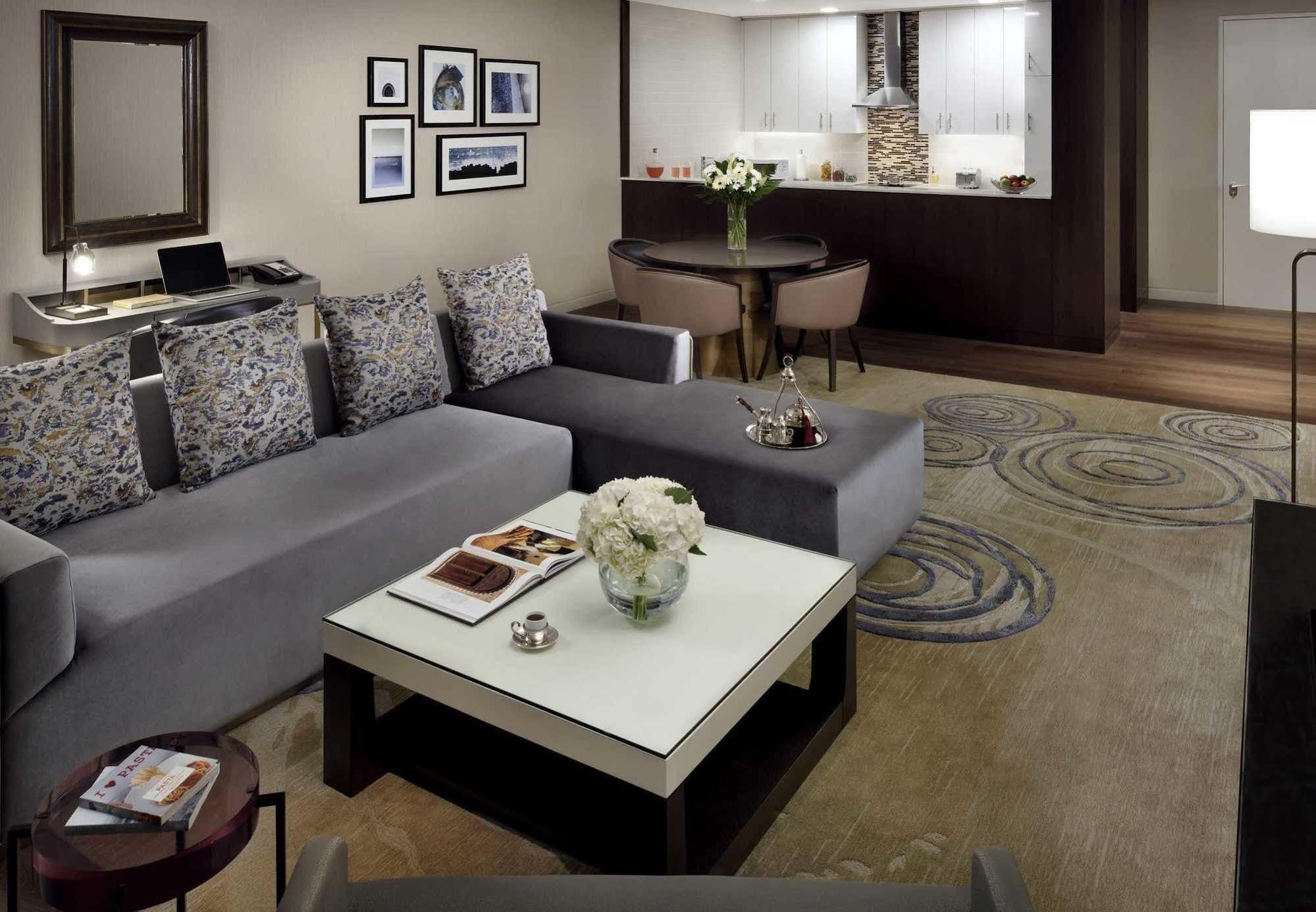 แมริออท เอ็กเซ็คคิวทีฟ อพาร์ตเมนต์ ดาวน์ทาวน์ อาบูดาบี Hotel ภายนอก รูปภาพ