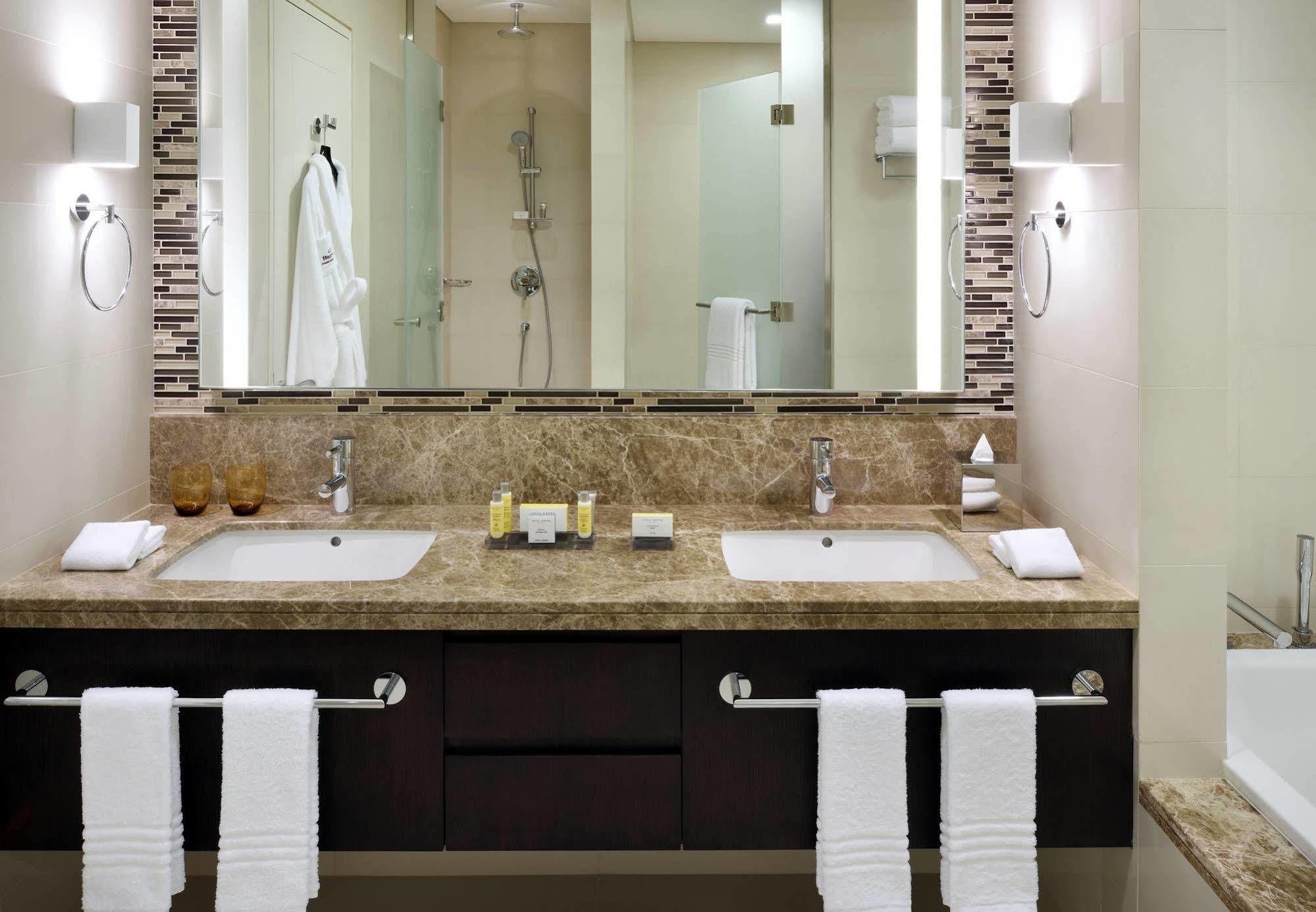 แมริออท เอ็กเซ็คคิวทีฟ อพาร์ตเมนต์ ดาวน์ทาวน์ อาบูดาบี Hotel ภายนอก รูปภาพ